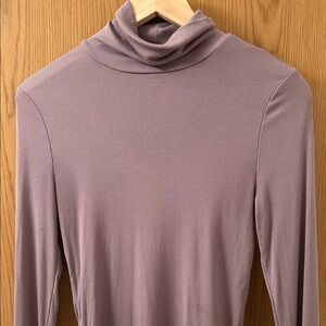 Sunday Best / Aritzia Turtleneck Ribbed - M